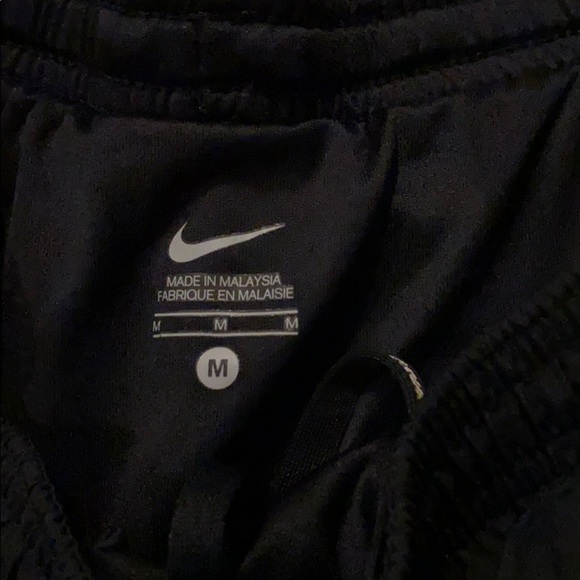Dry fit Nike shorts - Picture 3 of 4